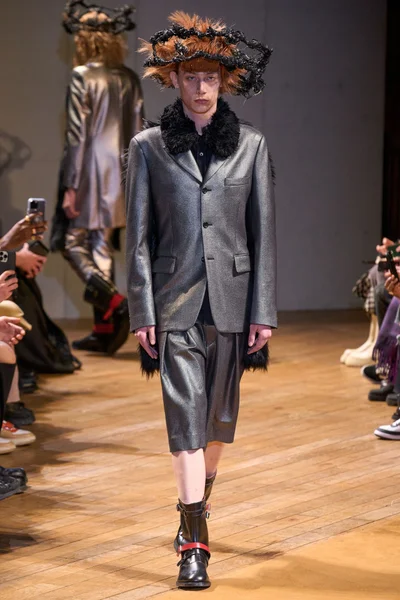 Look 11
